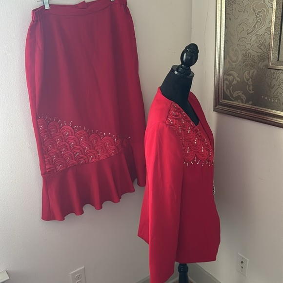 Ben Marc International Red 3 piece embellished suit blazer skirt satin cami 14 - Picture 7 of 10